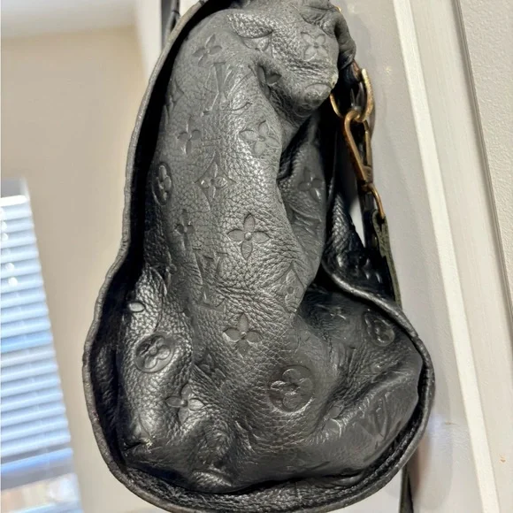 Vintage Black Embossed Satchel - Picture 6 of 16